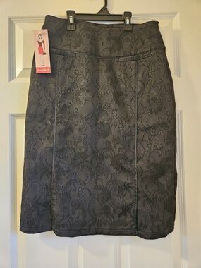 Size Medium Black Pencil Skirt Tulle